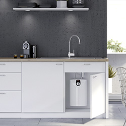 Close-in boiler in een kast van de keuken